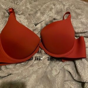 Front close push-up bra